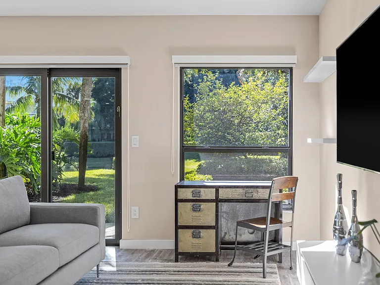 11863 Wimbledon Cir #438 — Photo 9