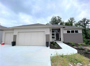 13426 Terrace Park Dr, Parkville, MO 64152