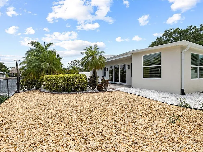 5541 Bayou Grande Blvd NE — Photo 36
