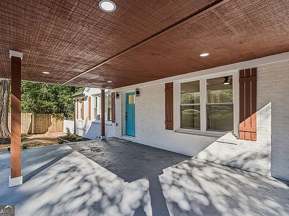 4th image of 2662 Joyce Ave