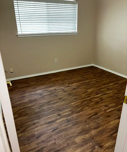 1800 Meadow Oak St — Photo 10