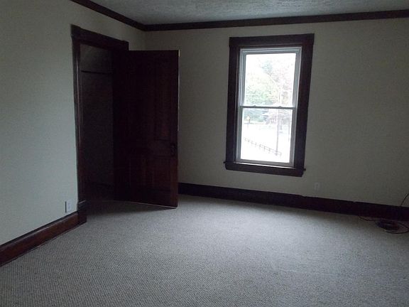 5th image of 221 N Miller St
