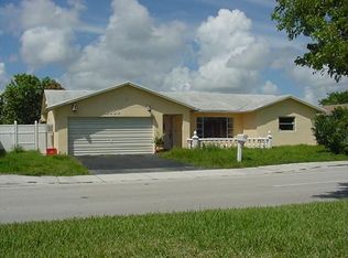 9609 NW 81st St, Tamarac, FL 33321