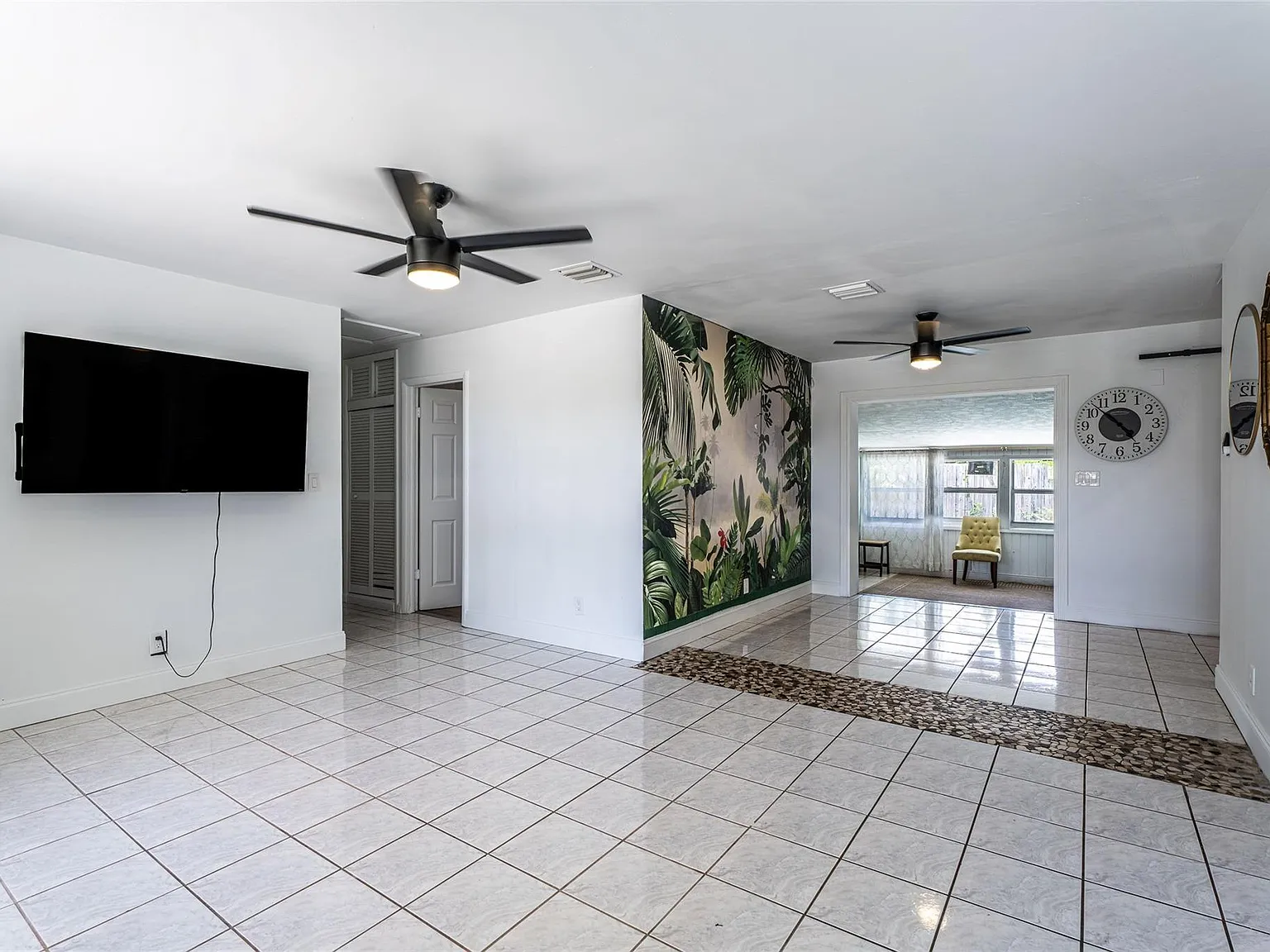 4 bed, 2.0 bath, 1272 sqft, $3,500 — Photo 3