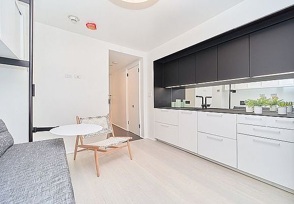 2nd image of 237 Madison Ave #601