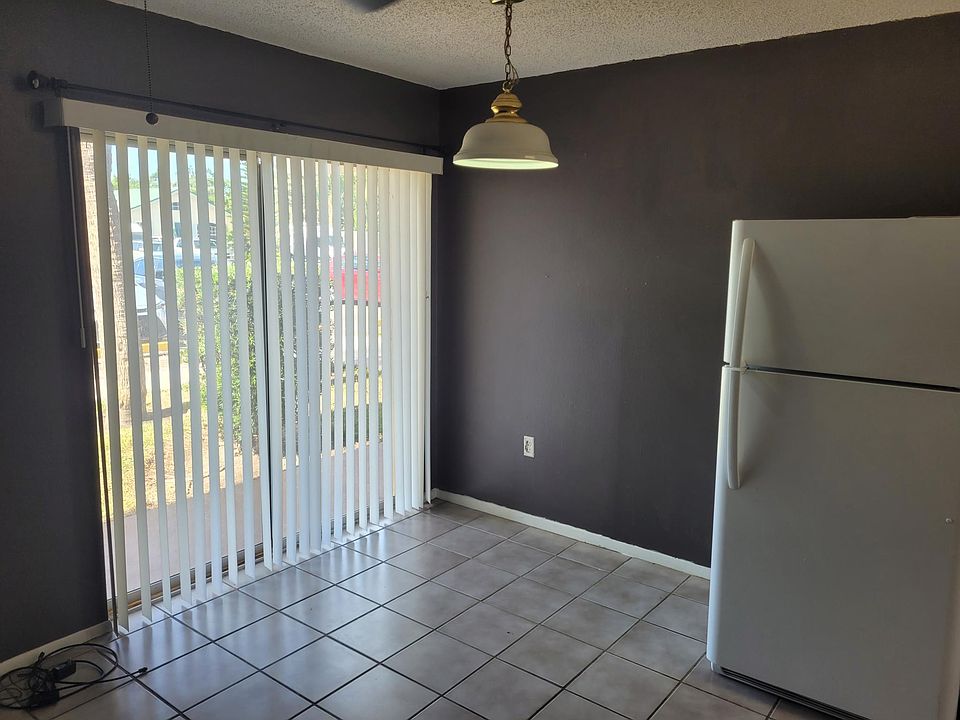 1st image of 2915 Lexington St APT 14