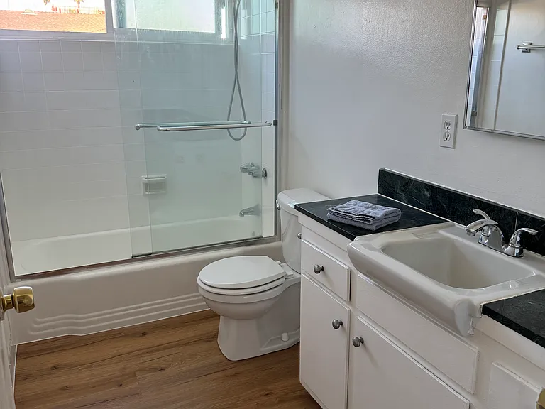 102 Vista Del Mar #G — Photo 9