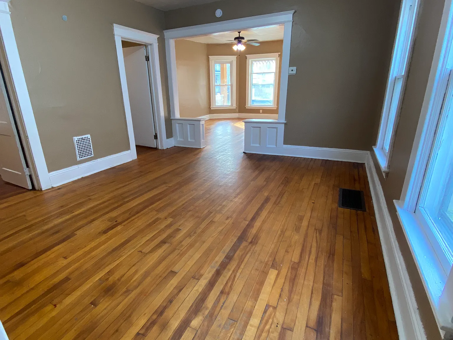 3 bed, 1300 sqft, $1,400 — Photo 3