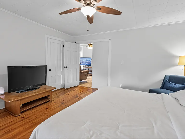 67 5th St #3 — Photo 4