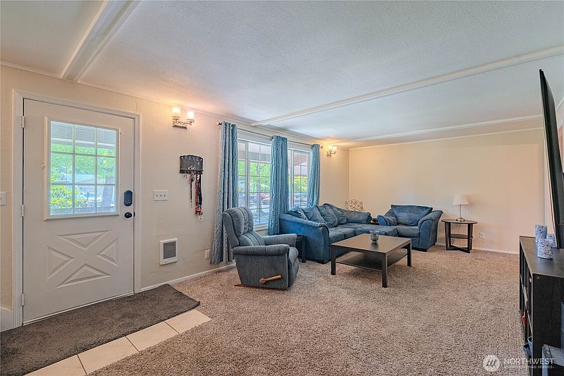 4th image of 3202 NE 150th Avenue