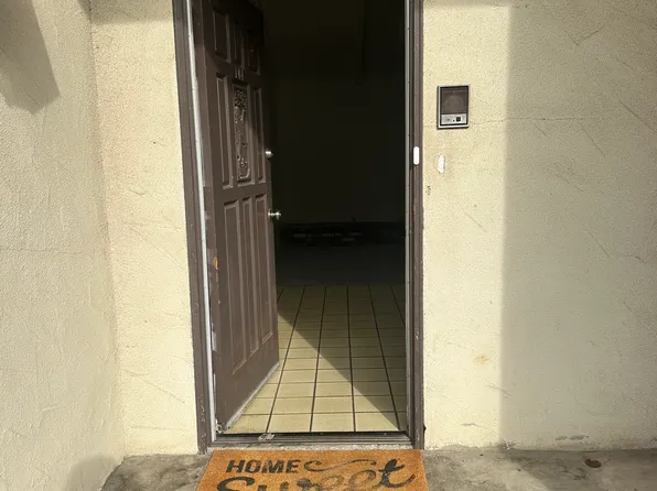 5229 E Lyell Ave APT 104, Fresno, CA 93727