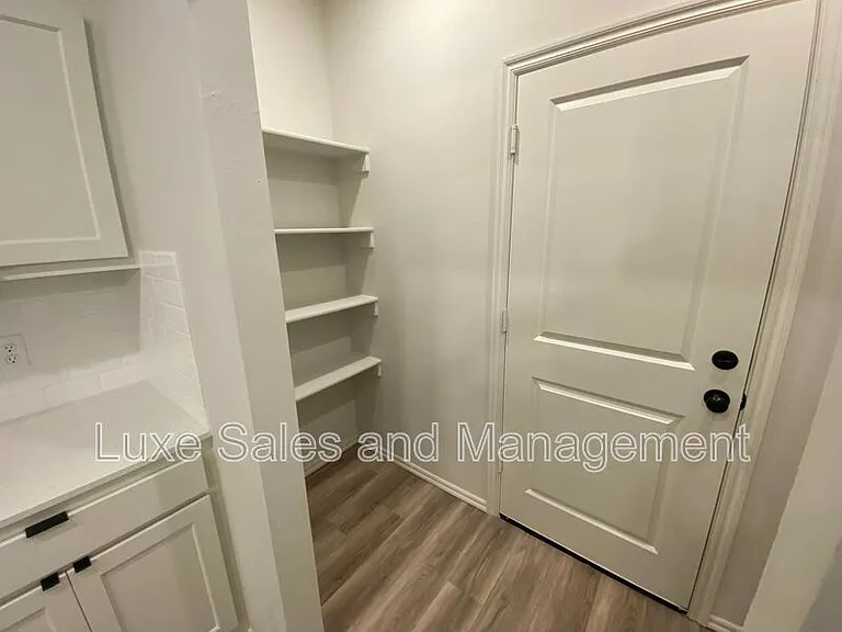 8000 NW 110th Dr — Photo 13