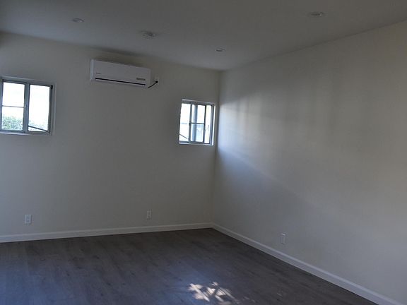 5th image of 358 Magnolia Ave APT A