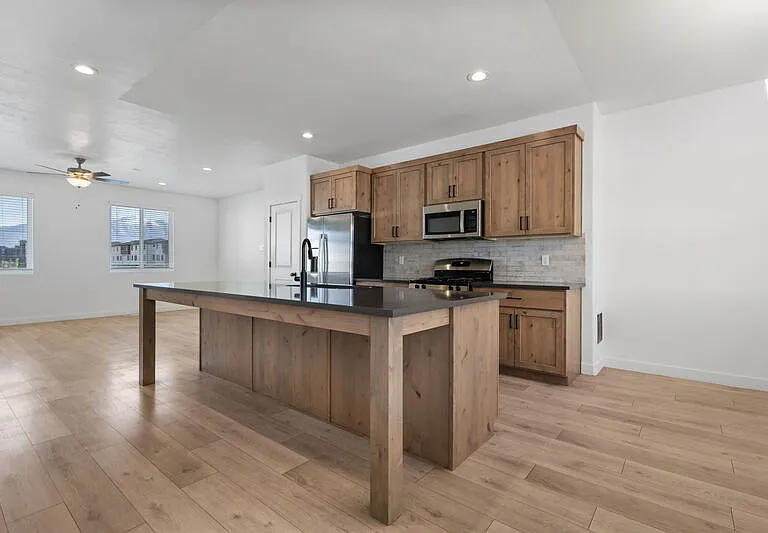 868 W 480 S #MAIN FLOOR MASTER — Photo 11