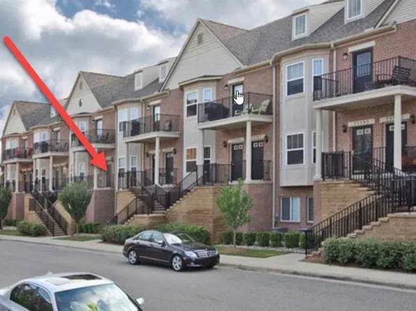 25577 Portico Ln, Novi, MI 48375
