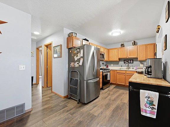 3rd image of 322 Summit St