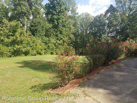 3rd image of 43 E Castle Dr