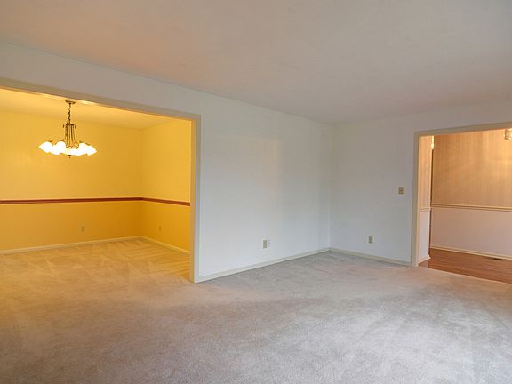 5th image of 908 Cedar Creek Cir