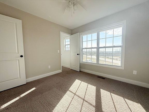 3rd image of 5200 Oak Point Ct