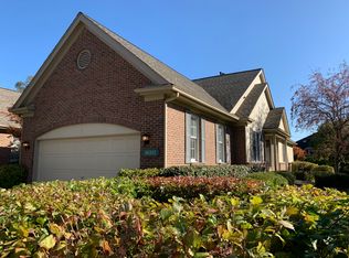 16702 Oakmont Ct, Northville, MI 48168
