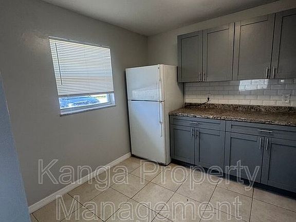 5th image of 3206 Louisiana Ave #4
