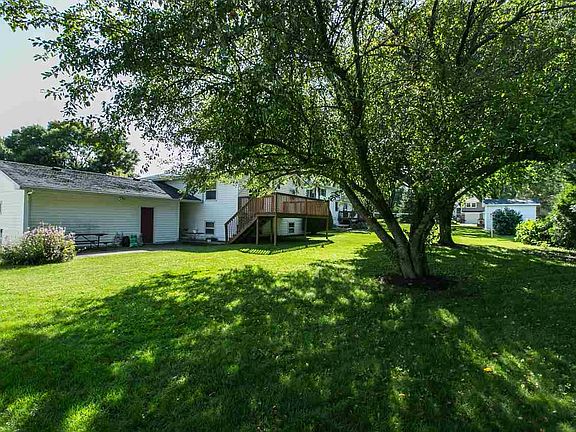 4th image of 106 8th Ave NW