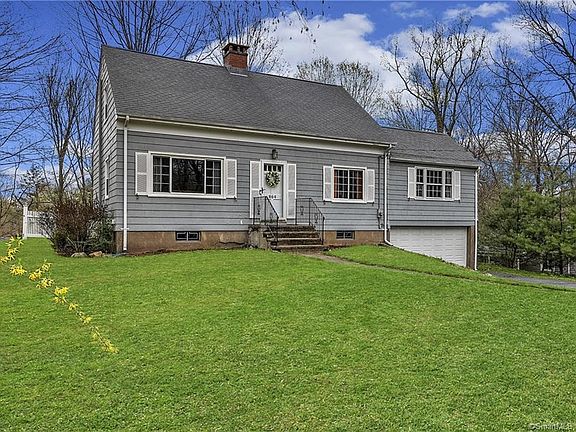 2nd image of 864 Shagbark Dr