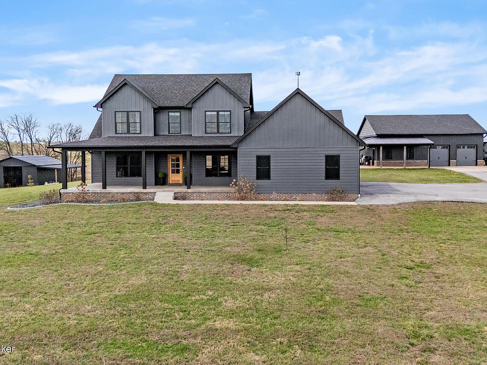 1st image of 285 Easton Ln
