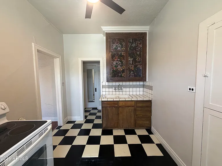 902 E Palm Ln #4 — Photo 15