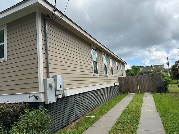 2nd image of 4817 Miles Dr