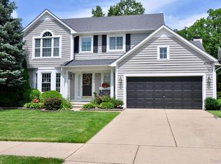761 Hathaway Dr, Auburn Hills, MI 48326
