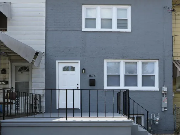 1575 S 8th St, Camden, NJ 08104