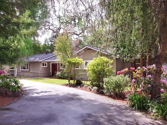 3rd image of 1 Fair Oaks Ln