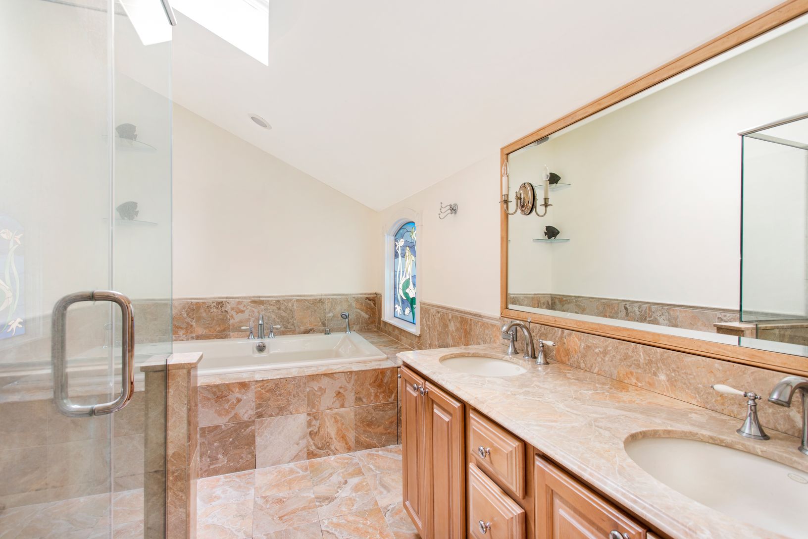  Private Master Suite Bath
