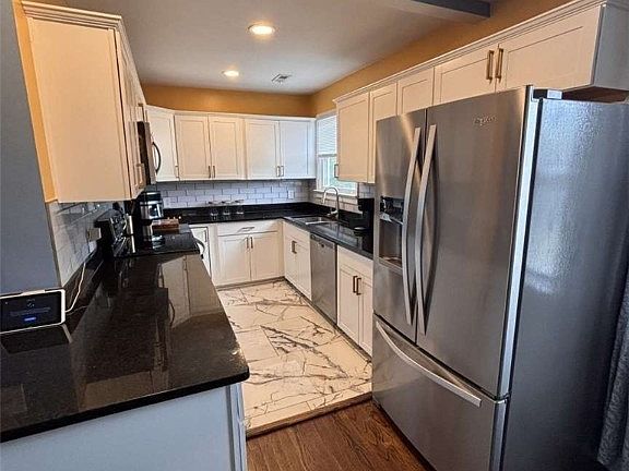5th image of 3304 Carlton Rd