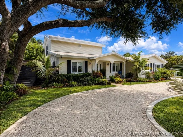 5188 NE Shore Village Ter, Stuart, FL 34996