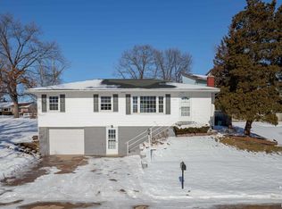 2104 3rd St, Camanche, IA 52730