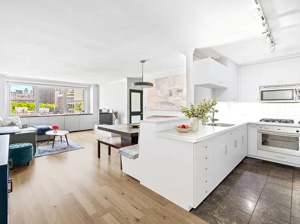 360 W 22nd St APT 8K, New York, NY 10011