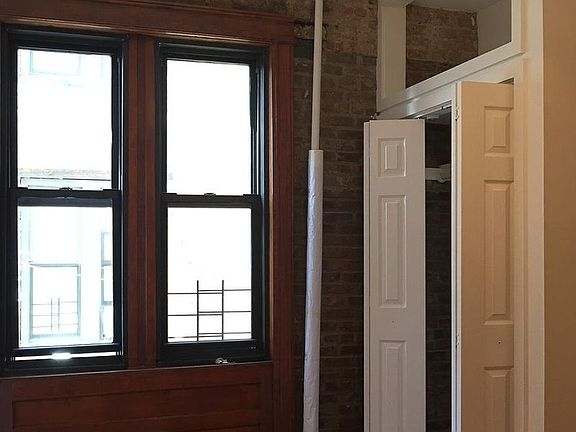 5th image of 322 6th St APT 13