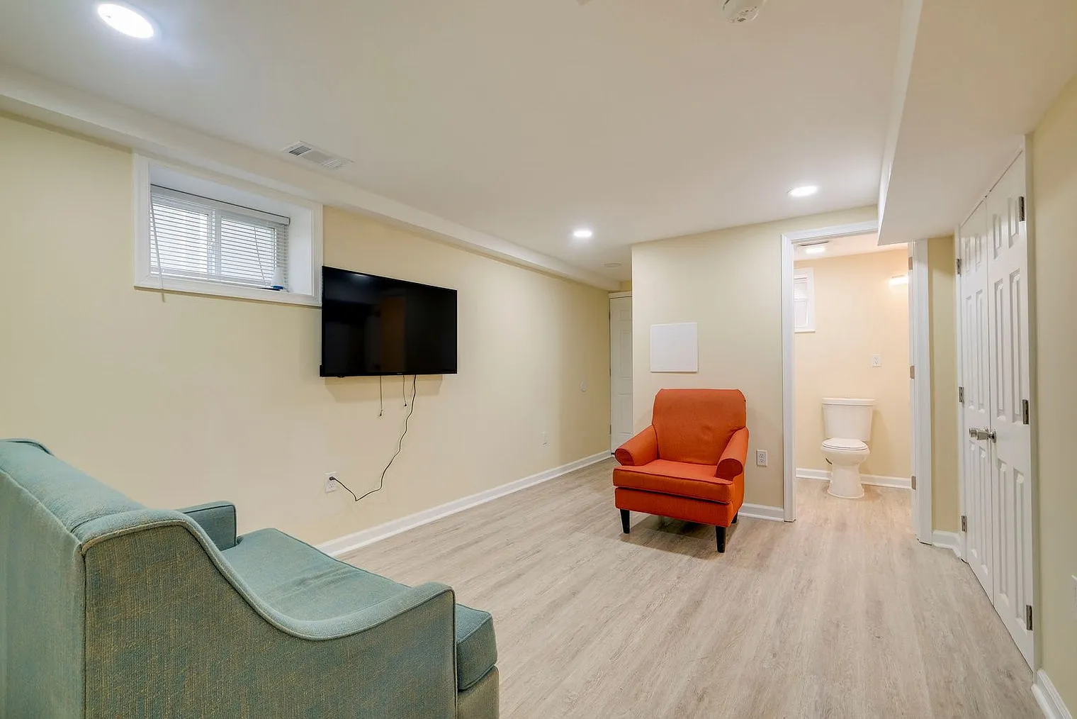 4 bed, 2.0 bath, 1022 sqft, $3,292 — Photo 4
