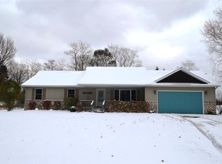 8618 Sun Bay Ct, Williamsburg, MI
