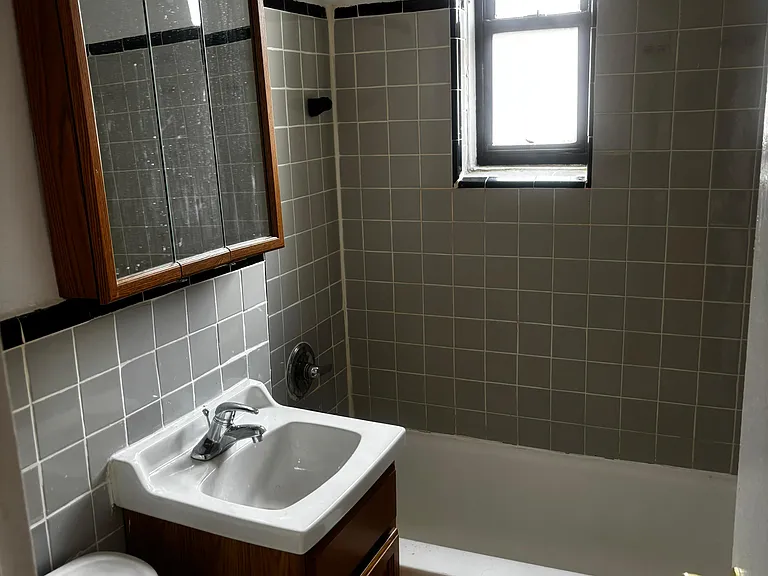 139-05 85th Dr #6D — Photo 4
