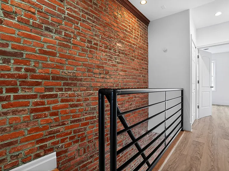 1302 N Dover St — Photo 18