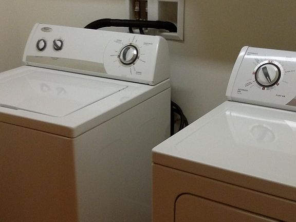 washer dryer area