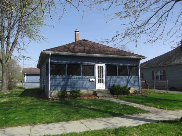 1047 N 9th St, Clinton, IN 47842