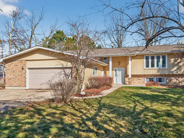 6059 Pioneer Ter, Dekalb, IL 60115