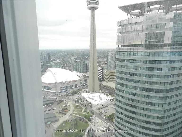 10 York St #6213 — Photo 14