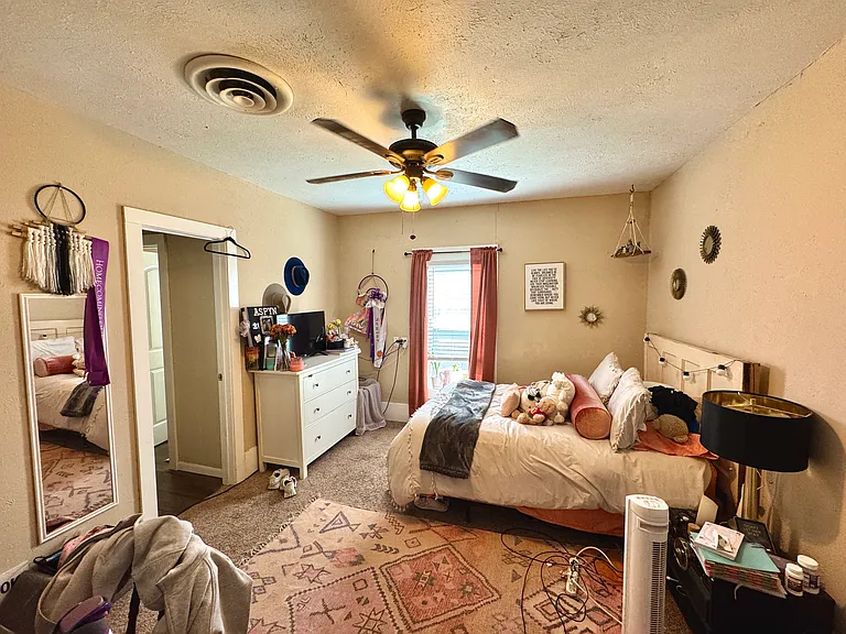 1287 W Frey St — Photo 14
