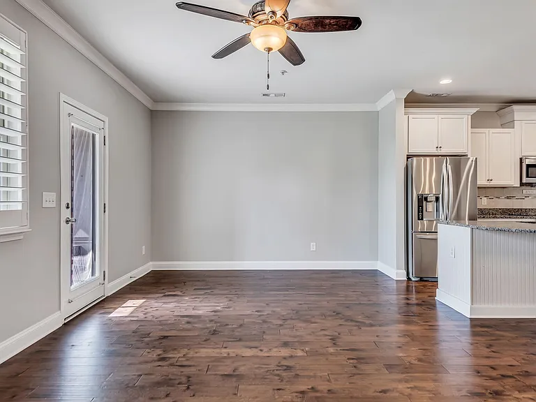 1477 Channing Dr — Photo 16