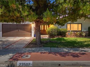 23507 Sylvan St, Woodland Hills, CA 91367